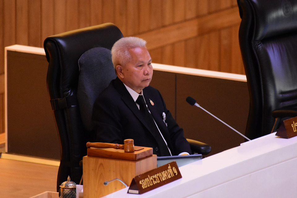 ฝ่ายค้านรุมจี้ “โสภณ” ทบทวนญัตติด่วน ตรวจสอบเงินกู้ 4 แสนล้าน หลังรัฐบาลจ่อดึงเงินมาใช้ไม่รอศาล รธน.