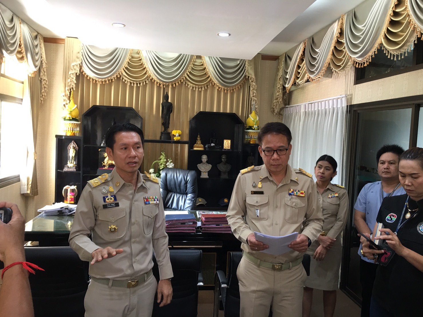 อย่าตื่นตระหนกเกินเหตุ!! นอภ.บางละมุง ยันยังไม่พบไวรัสสายพันธุ์ใหม่โคโรนา เฝ้าระวัง 3 พื้นที่หลักเป็นพิเศษ