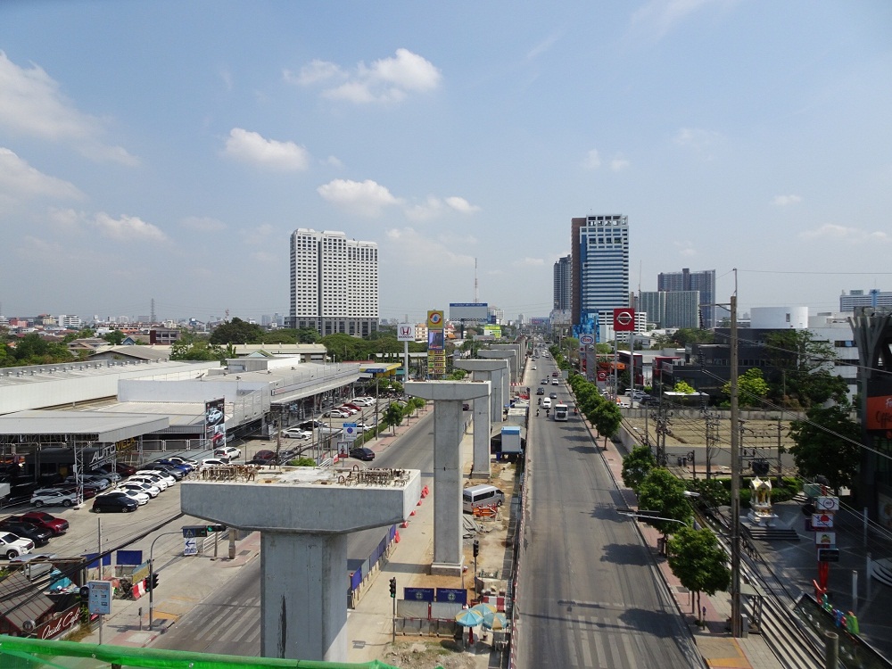 รฟม.แจ้งก่อสร้างรถไฟฟ้าสายสีเหลืองช่วงลาดพร้าว – สำโรง งานโยธาคืบหน้า 56% - งานไฟฟ้ารุดหน้า 50%