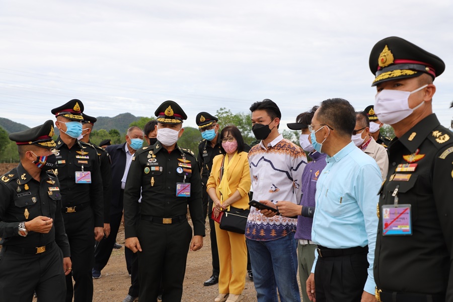 "พล.อ.ณรงค์พันธ์" ลงพื้นที่กาญจนบุรี เยี่ยมชมแปลงตัวอย่าง "โครงการยุทธศาสตร์ความมั่นคงทางด้านอาหาร"