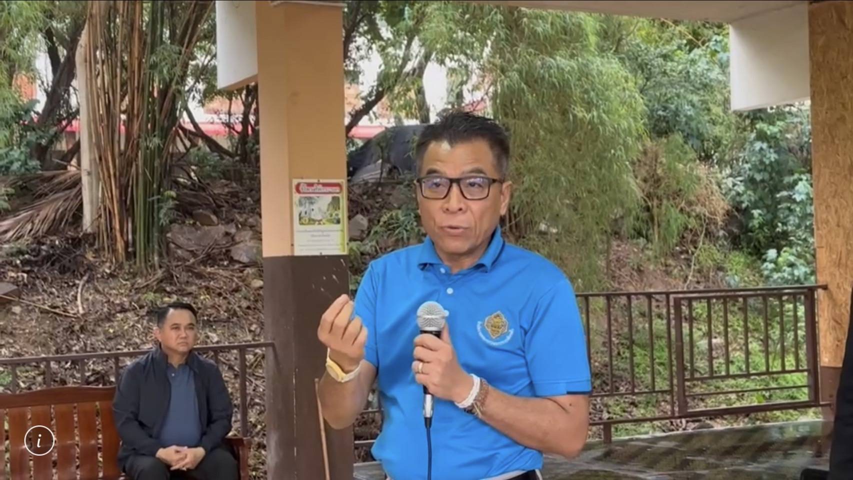 “เลขาฯ แสวง” ลงพื้นที่ตรวจความพร้อมหน่วยเลือกตั้งบ้านฉาง จ.ระยอง กำชับเรื่องบัตรเลือกตั้ง เกรงผู้ใช้สิทธิ์สับสนหย่อนผิดหีบ
