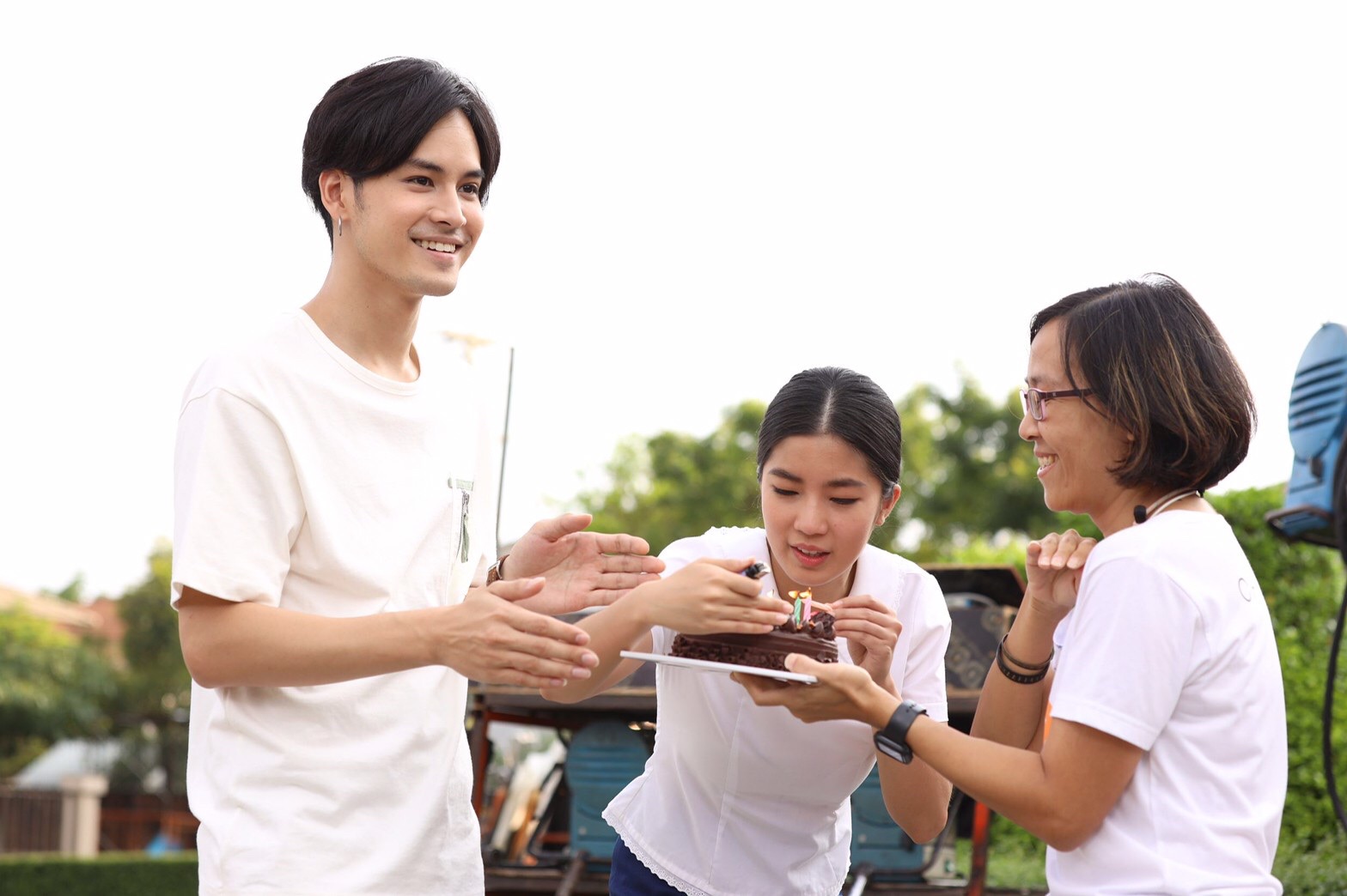 เซอร์ไพรส์วันเกิด'เก้า จิรายุ'กลางกองถ่าย'บ้านสาวโสด' 