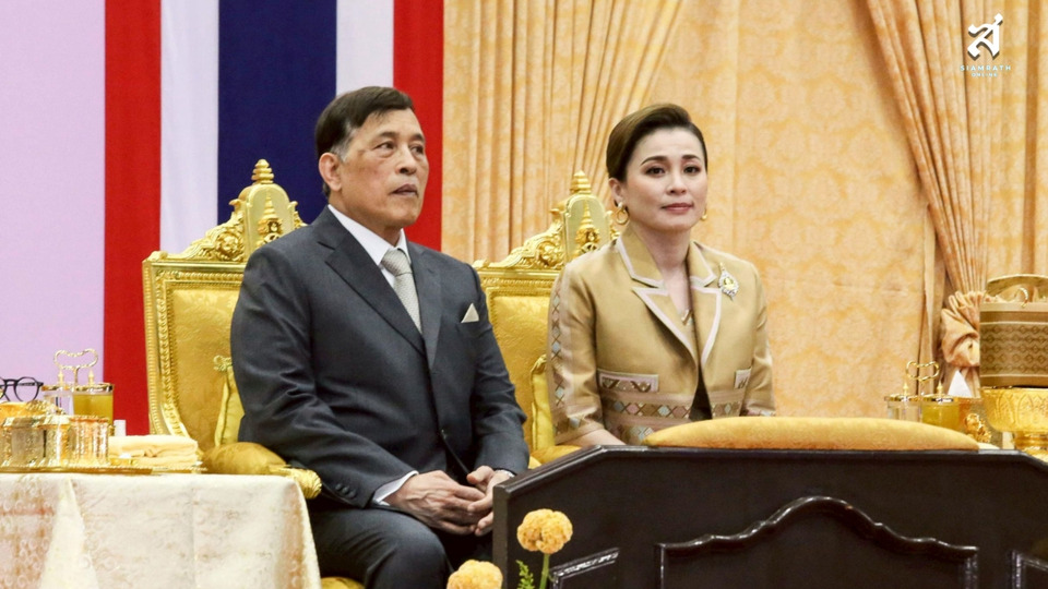 "ในหลวง-พระราชินี" ทรงรับผู้บาดเจ็บ-ผู้เสียชีวิต จากเหตุเครนถล่มทับรถไฟ ไว้ในพระบรมราชานุเคราะห์