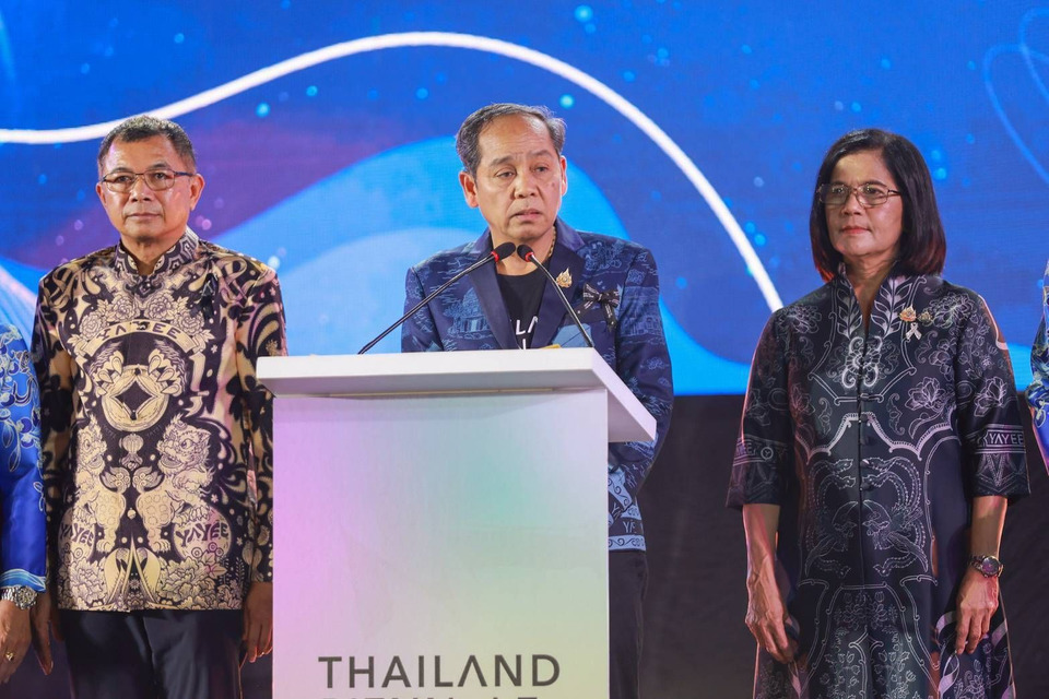 วธ.โดยสศร.จัดพิธีมอบธงสัญลักษณ์โครงการมหกรรมศิลปะร่วมสมัยนานาชาติ Thailand Biennale ให้กับจังหวัดระยอง