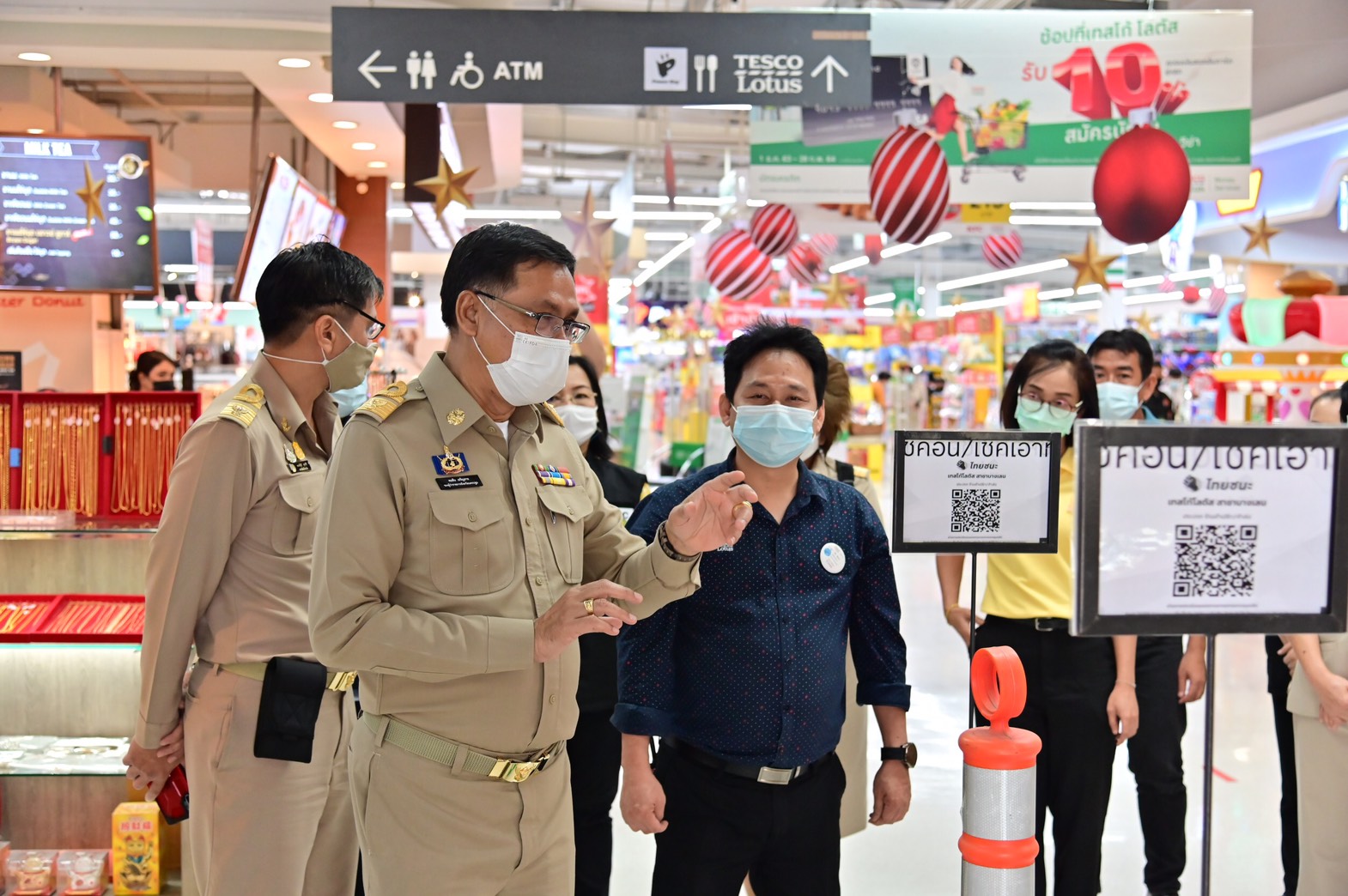 นครปฐมรุกมาตรการป้องโควิดพร้อมตรวจราคาสินค้าปีใหม่