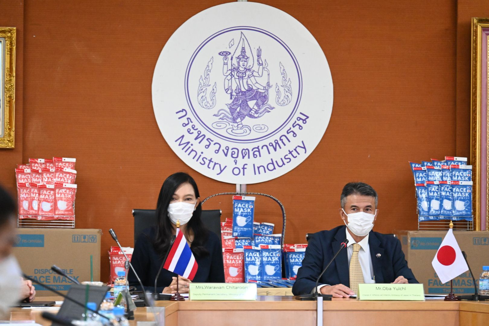 ก.อุตฯรับมอบหน้ากากอนามัยกว่า 3 แสนชิ้นจากนักธุรกิจญี่ปุ่นส่งต่อให้ชุมชนป้องกันโควิด-19