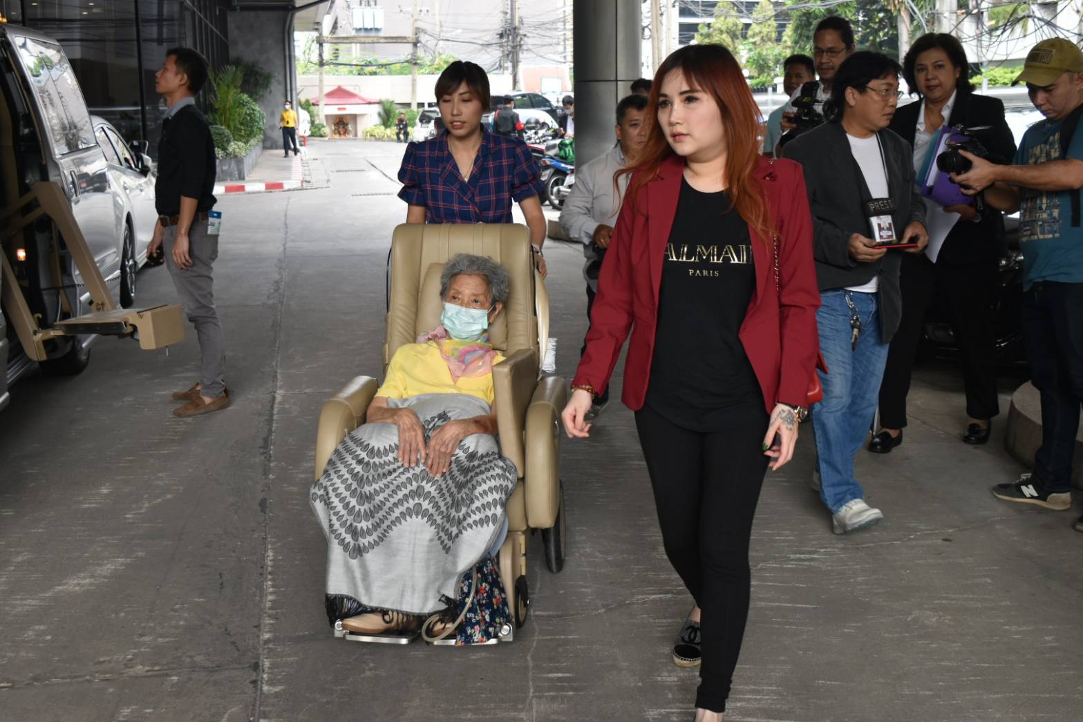 ทวงเงินคืนจากลูกในไส้! 'อาม่าฮวย' ร้อง ปปง.ขอให้ยึดทรัพย์-เอาผิดฐานลักทรัพย์กับลูกสาว