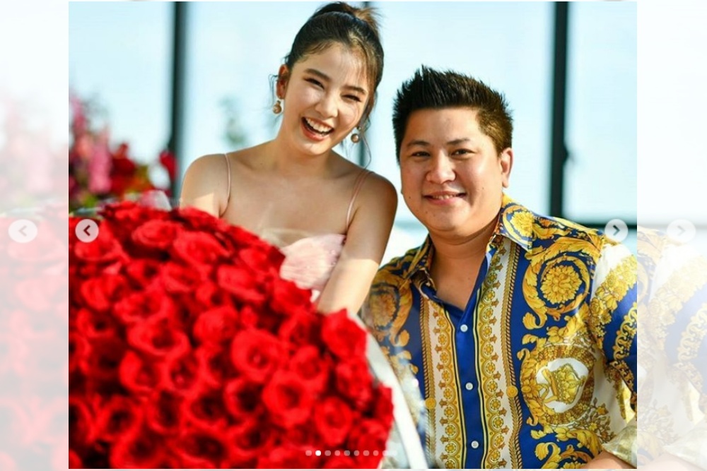 'ฝน ศนันธฉัตร' สุดปลื้ม แฟนหนุ่มนักแข่งรถจัดเซอร์ไพรส์ดินเนอร์หรู