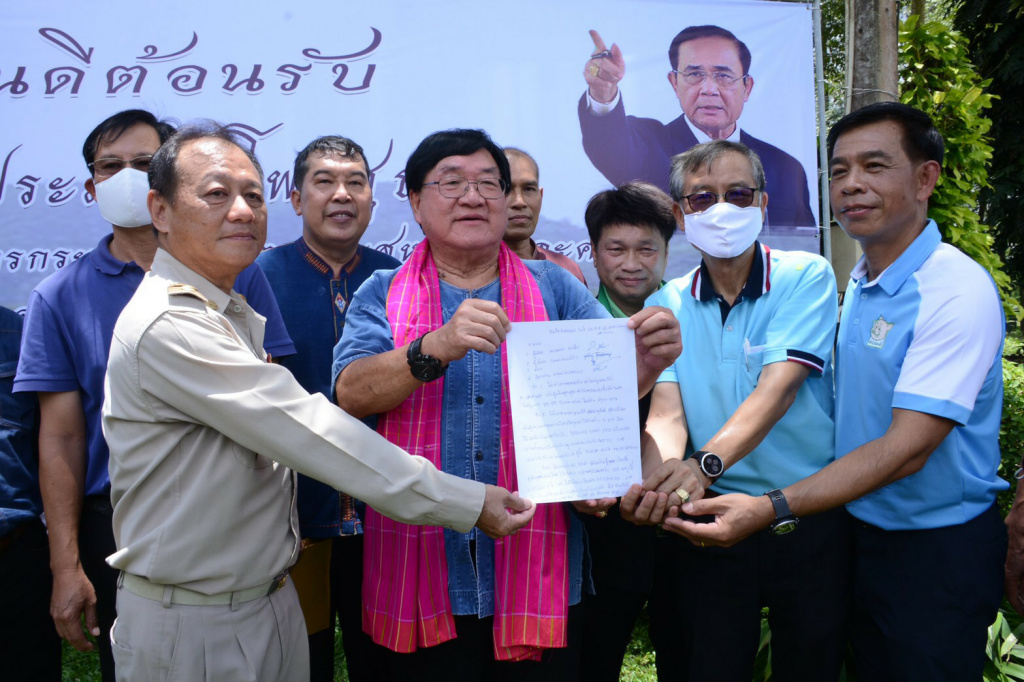 "ประภัตร" หนุนผู้ประกอบการฟาร์มหมูร่วมโครงการส่งเสริมเลี้ยงสัตว์ ฟื้นฟูเกษตรกรมีอาชีพช่วงวิกฤติภัยแล้ง