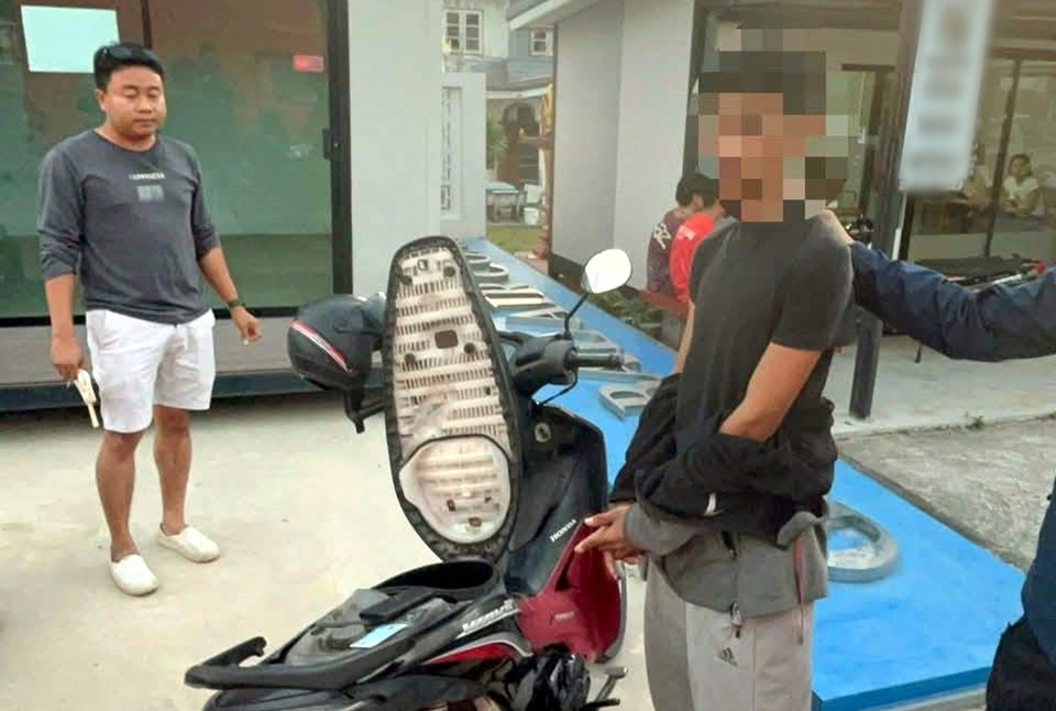 ตร.นิคมพัฒนา รวบโจรเวฟแดง–ดำ ใส่ชุดเดิมย้อนกลับมาพื้นที่เดิม หนีไม่รอด