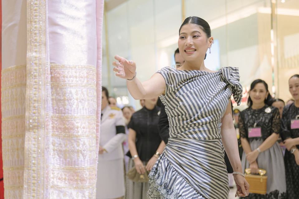 "เจ้าฟ้าสิริวัณณวรีฯ" เสด็จเปิดนิทรรศการ Legacy สืบสานผ้าไทยสู่แฟชั่นโลก