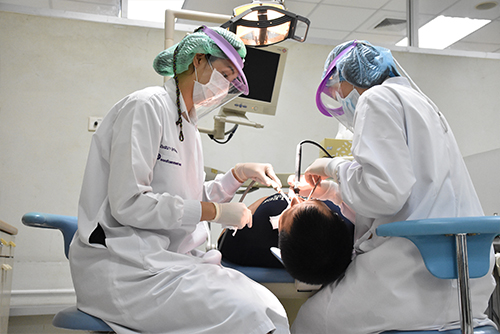 สถาบันทันตกรรมให้บริการทำฟัน 300 ราย ฟรี เนื่องในวันทันตสาธารณสุขแห่งชาติ ปี 2560