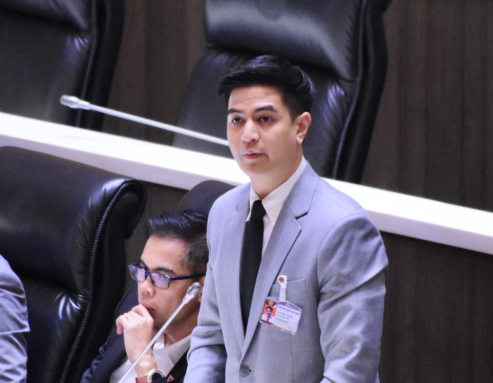 “พริษฐ์” ไล่บี้รัฐบาลปัดตก "แก้ รธน. 256" ซัดไม่จริงใจ-ห่วงกินรวบ จับตา “ตั๋วสีน้ำเงิน” เสวยสุขกติกาฮั้ว