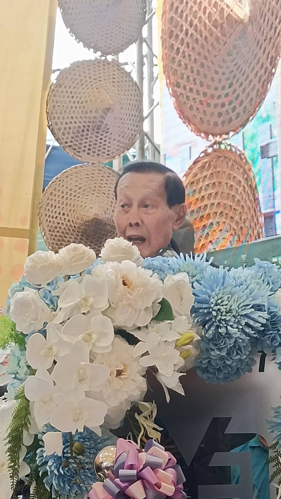 มูลนิธิป่อเต็กตึ๊งแจกเครื่องอุปโภคบริโภคประเพณีทิ้งกระจาด 67 
