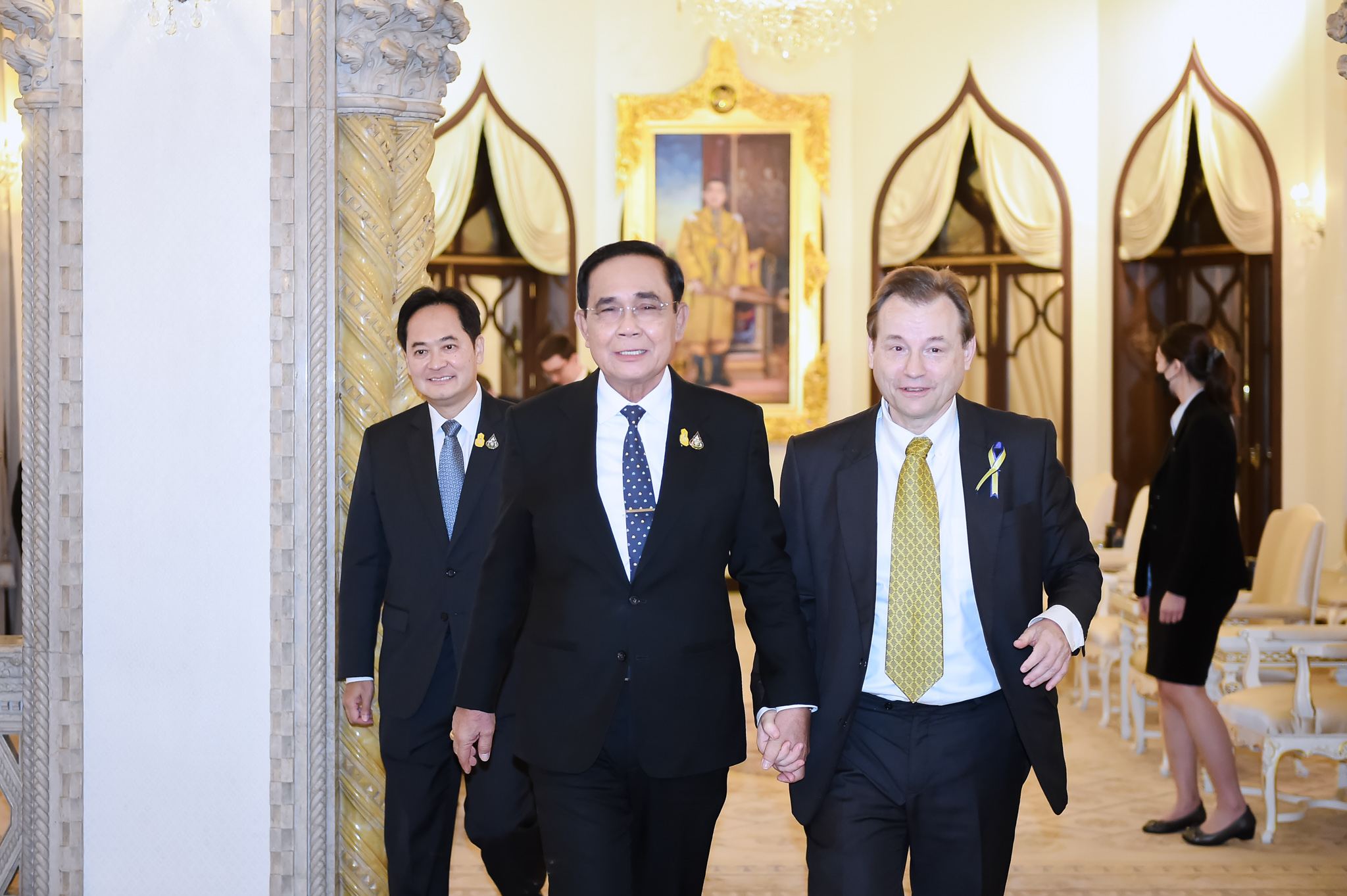 "เอกอัครราชทูตเยอรมนี" เข้าพบ หวังการเมืองไทยจะเรียบร้อย "บิ๊กตู่" แจงขอให้มั่นใจ ทำตามประชาธิปไตย-สิทธิมนุษยชน