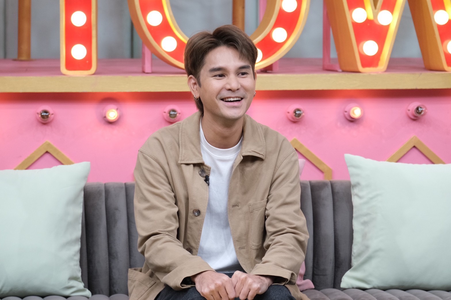 "อาร์ตี้" เข็ดกับความรักจนอยากจะบวชตลอดชีวิต! ยันยังชอบผู้หญิง หลังมีคนเห็นไปเที่ยวบาร์เกย์