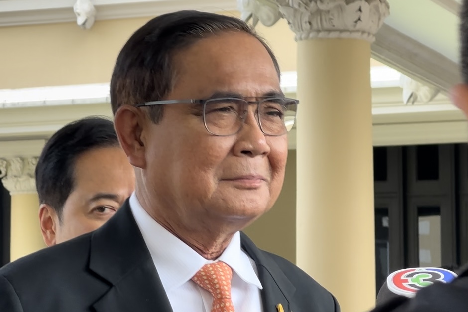 “บิ๊กตู่” บอก “อาคม” ช่วยงานอยู่แล้ว จะร่วมทีมเศรษฐกิจ “รทสช.” หรือไม่ ให้รออนาคต เย้ยแลนด์สไลด์ระวังออกนอกเลน