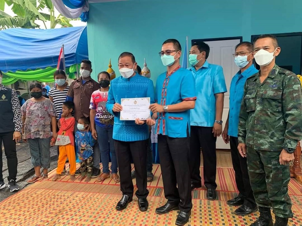 นอภ.เมืองยโสธร มอบใบประกาศเกียรติคุณบุคคลต้นแบบมอบทุนทรัพย์สร้างบ้านผู้ด้อยโอกาส 