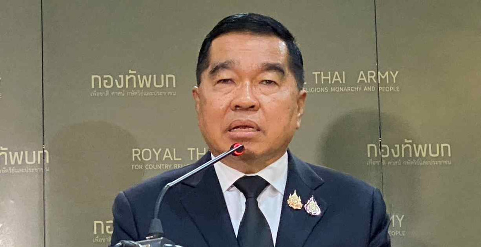 รมว.กลาโหม สั่งจับตาเรือไทยไร้ธงในอ่าวไทย สกัดขนน้ำมัน ยุทธปัจจัยไปกัมพูชา ย้ำหยุดยิงต้องถอนกำลัง