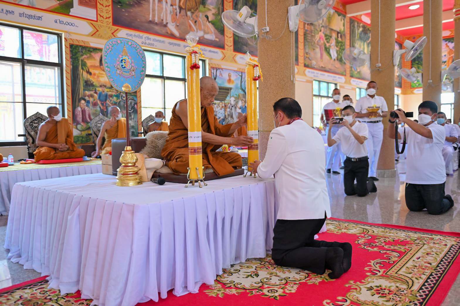 อ.ยางตลาด อัญเชิญเทียนพรรษามหามงคลเพื่อแผ่นดิน ปี 2565 ถวายวัดบูรพาโคกเครือ