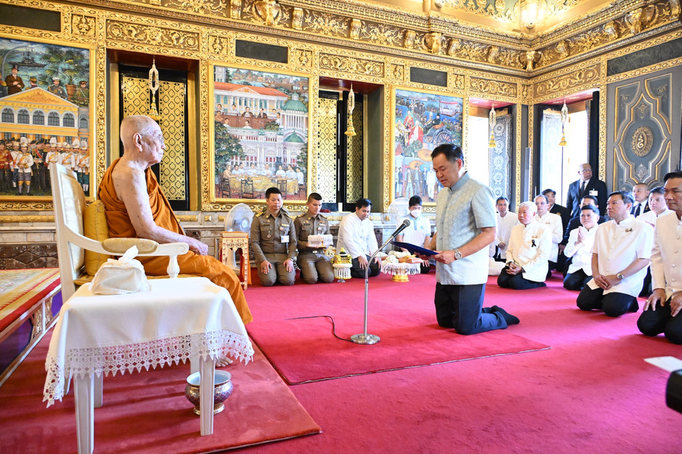 "นายกฯ" เข้าเฝ้าสมเด็จพระสังฆราช ครบรอบวันสถาปนา ก่อนไหว้ศาลเจ้าพ่อเสือ ขอพรให้คนไทยมีความสุข คนที่คิดไม่ดี ต้องพังพินาศ