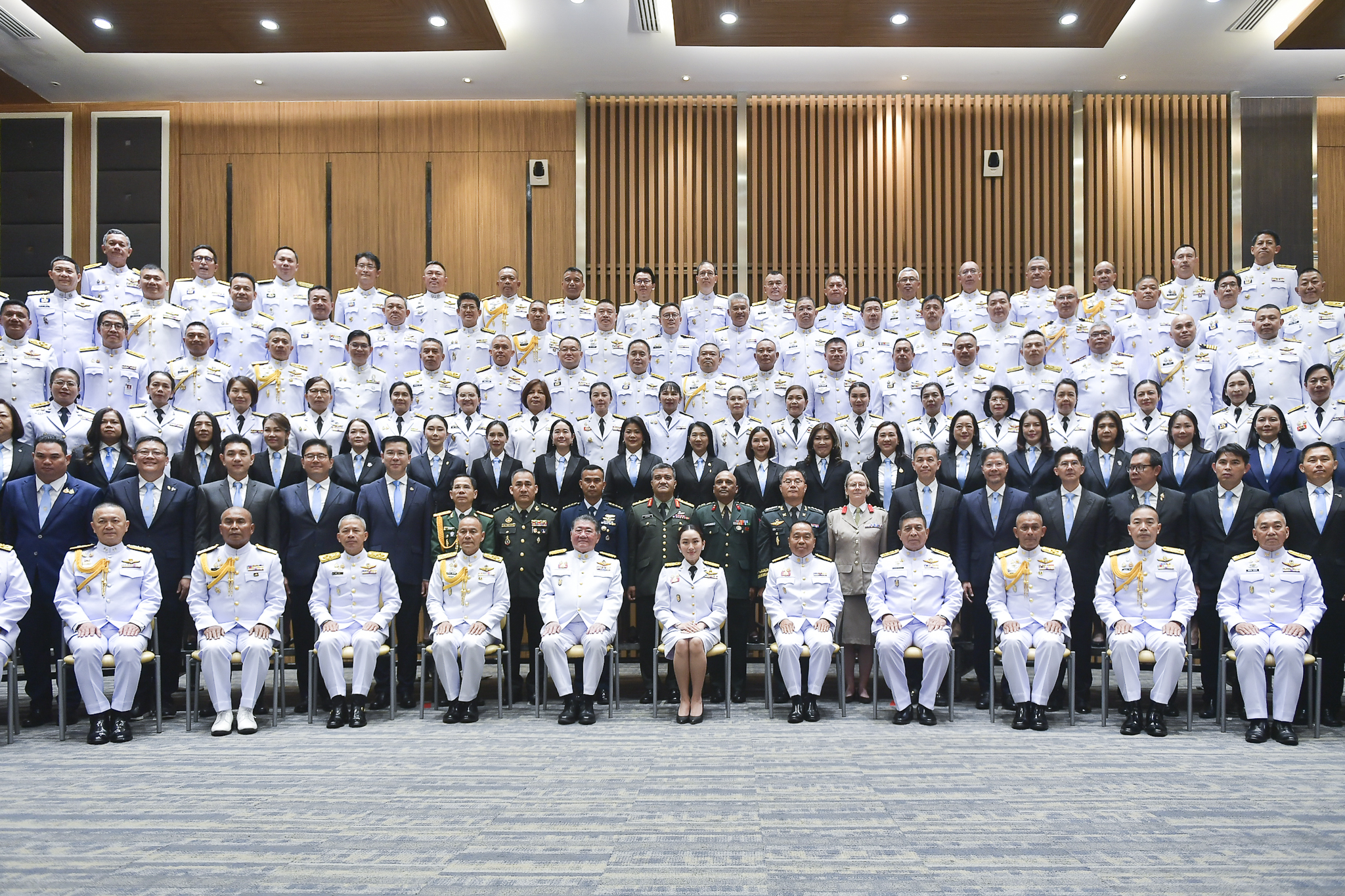 “นายกฯ” เปิดหลักสูตรวปอ. รุ่นที่ 67 ย้ำรัฐบาลมุ่ง ศก. ดิจิทัล ขอ นศ. ช่วยพัฒนาประเทศ แนะจบแล้วอย่าเพิ่งเลิกคบ