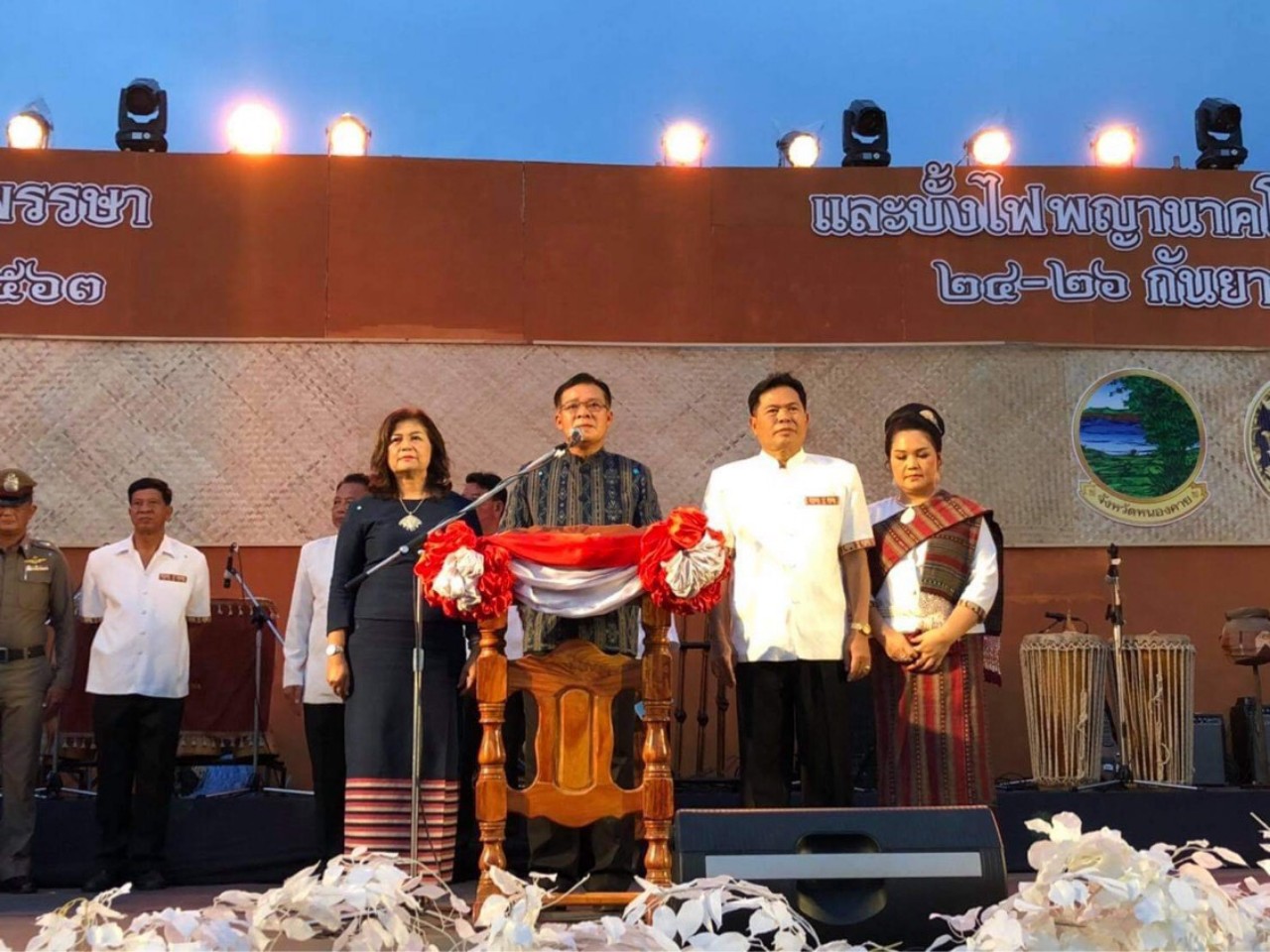 ชาวศรีเชียงใหม่ นับพันคนรำบวงสรวงบูชาพญาศรีสุวรรณหงส์สัตตนาคราช ในกิจกรรม “เทศกาลบั้งไฟพญานาคโลก”