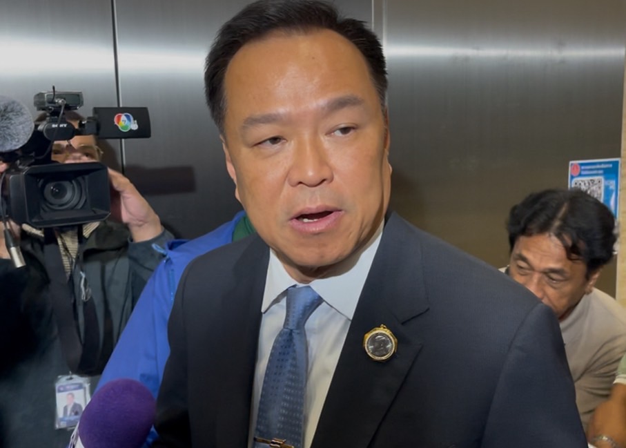 “อนุทิน” ยัน 2 อธิบดี มท.ผลงานดี บอกใครพูดก็พูดกันไปเป็น “เด็กบุรีรัมย์” ลั่นขรก.ทำงานทุ่มเทซื่อสัตย์