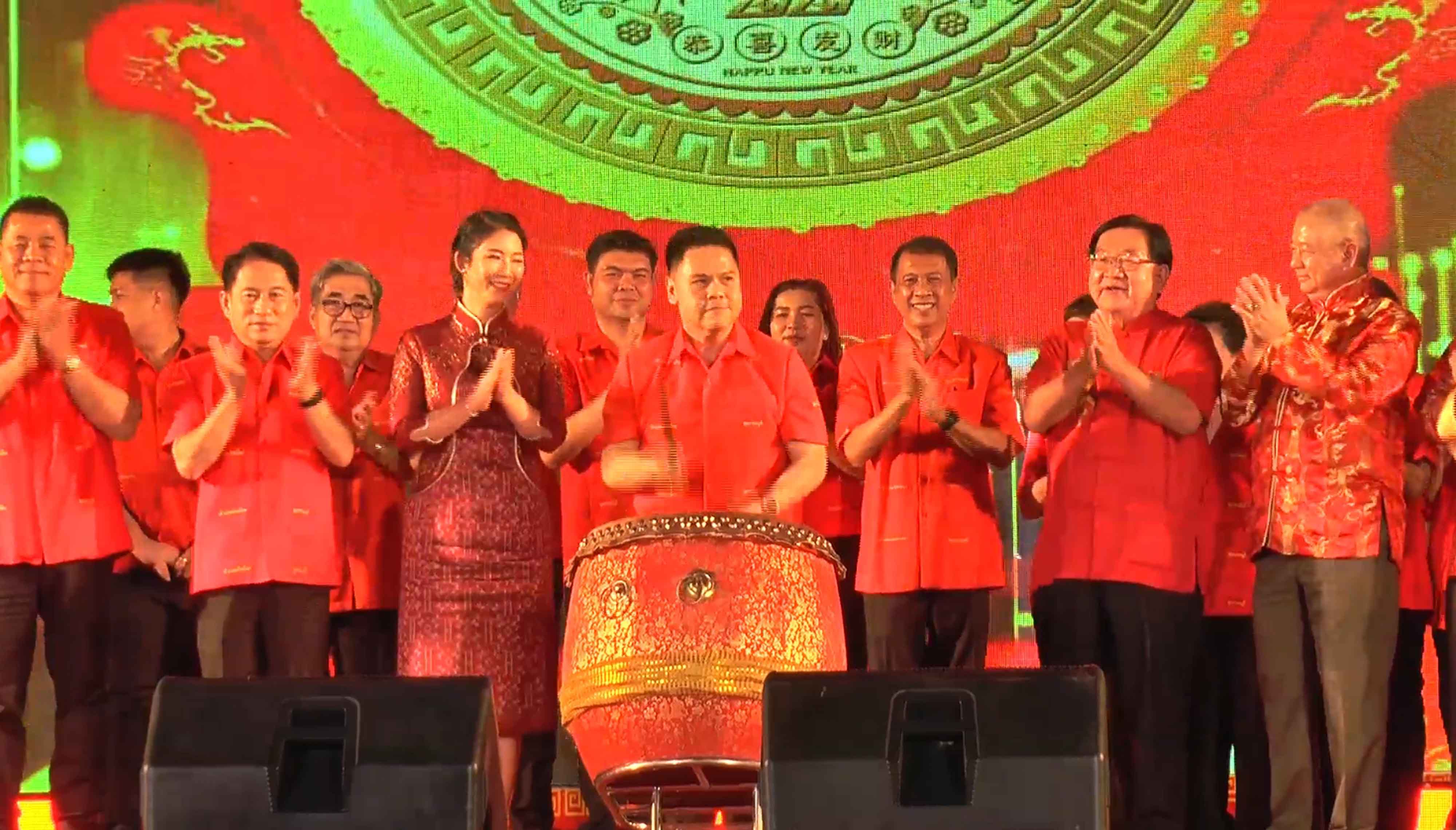 สุพรรณบุรีเปิดงานตรุษจีน'มหัศจรรย์15ปีมังกรสวรรค์'อย่างยิ่งใหญ่
