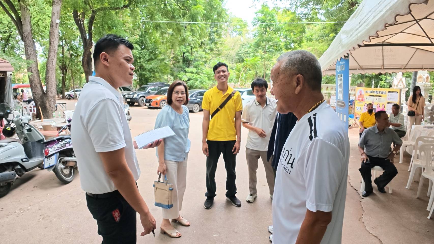 ศรัทธาหลั่งไหล! ปมที่ดินวัดป่าอดุลยาราม ชาวขอนแก่นป้องเจ้าอาวาส ยันมั่นใจหลักฐานชัด ลั่นศาลสั่งอย่างไรพร้อมเคารพ!