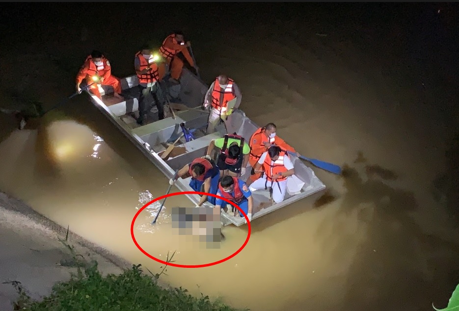 สะพรึง! พบศพชายลอยน้ำในคลองอู่ตะเภาข้างวัดหาดใหญ่ใน