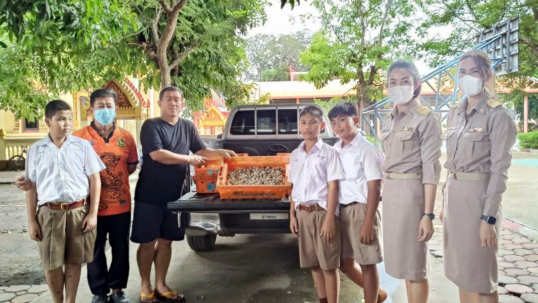 ผู้ใหญ่ใจดี มอบไข่นกกระทา 12,800 ฟอง สนับสนุนโครงการอาหารกลางวัน ตำบลจระข้ร้อง