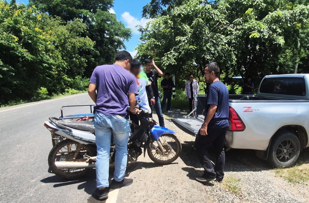 รวบหนุ่มต้องสงสัยขโมยข้าวเปลือก 100 กระสอบ ชาวนาติดกล้องวงจรปิด หวั่นก่อเหตุซ้ำ