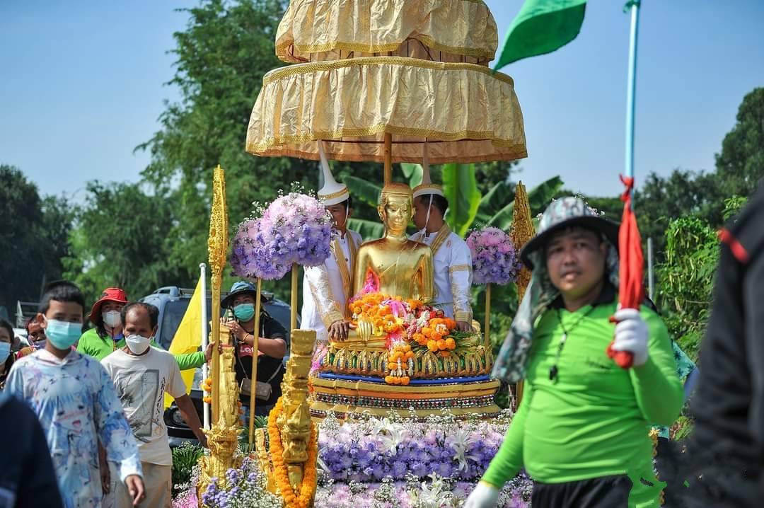 ประชาชนร่วมกัน แห่พระศรีอาริยเมตไตรย์ ณ วัดไลย์ จังหวัดลพบุรี