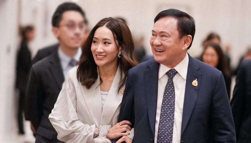 “เอม พินทองทา” โพสต์คลิปเยี่ยม “ทักษิณ” เผยเป็นช่วงที่ "ขมและกลืนยากที่สุด"