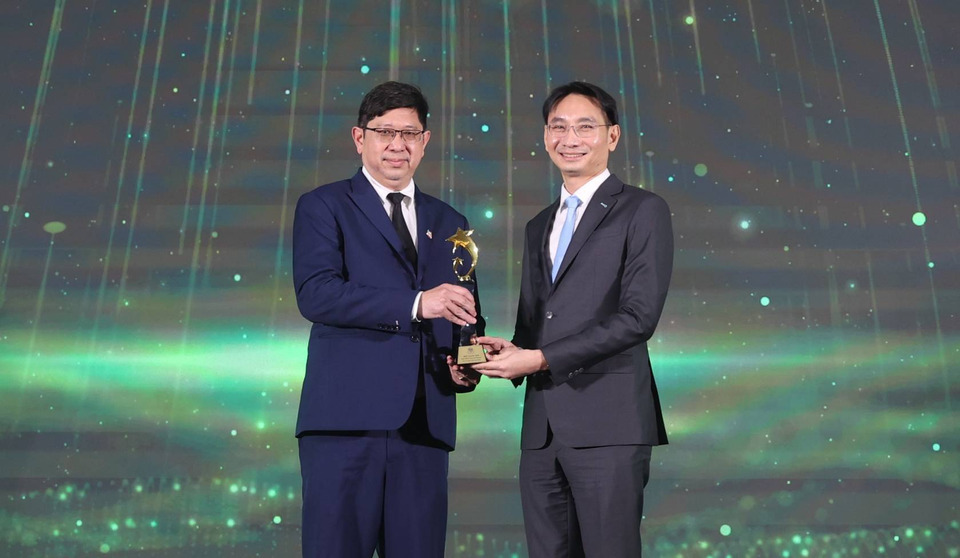 ออมสิน ครองแชมป์ 5 ปีซ้อน รางวัล  Best SOEs Bond Contributor