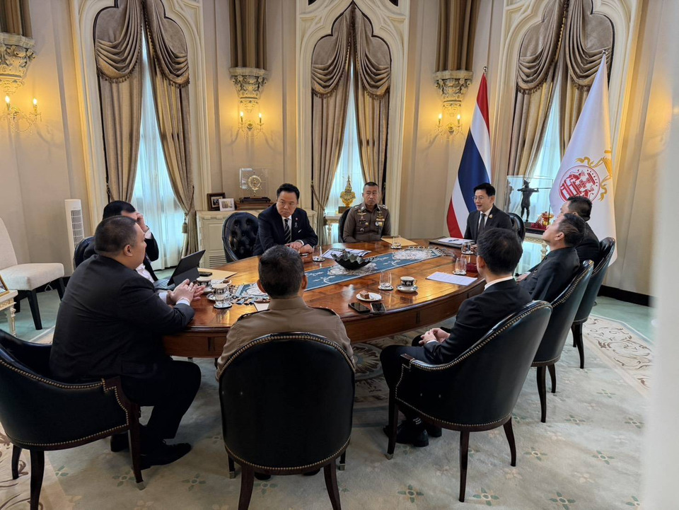 “นายกฯ” เรียกถกด่วน "มท.-ตร.-พณ." สั่งเร่งดำเนินคดีโกงสอบท้องถิ่น รุกที่ดินภูเก็ต -ใช้คนไทยเป็นนอมินี ก่อนเดินทางเยือนจีน