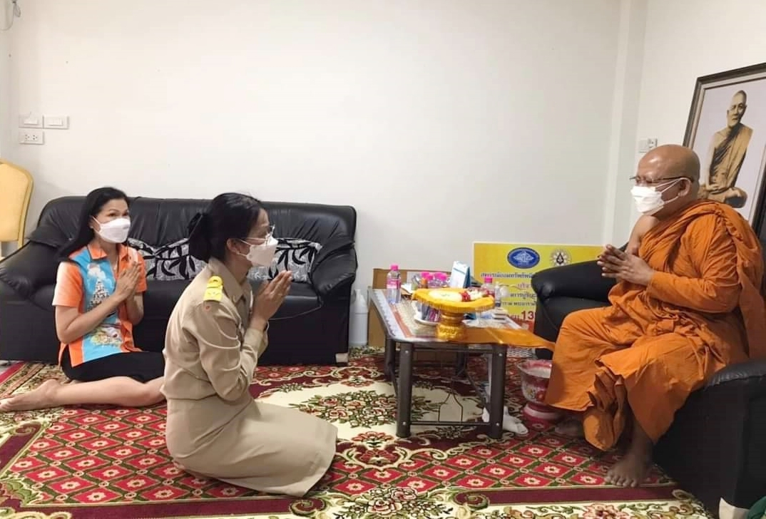 "ประวิว พรมมานอก" ผอ.สำนักงานพระพุทธศาสนาสุราษฎร์คนใหม่ สักการะพระครูปริยัตยาภิรม