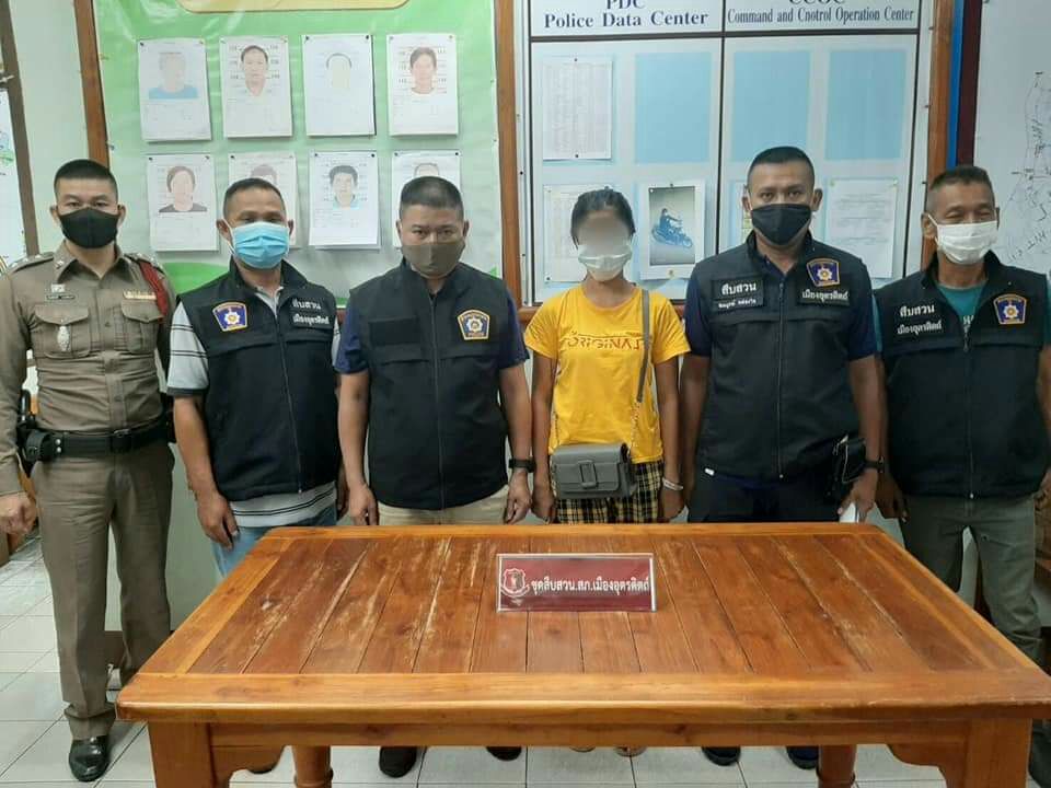 บก.ปคม.-ตำรวจเมืองอุตรดิตถ์ รวบผู้ต้องหาสาวในคดีค้ากามเด็ก