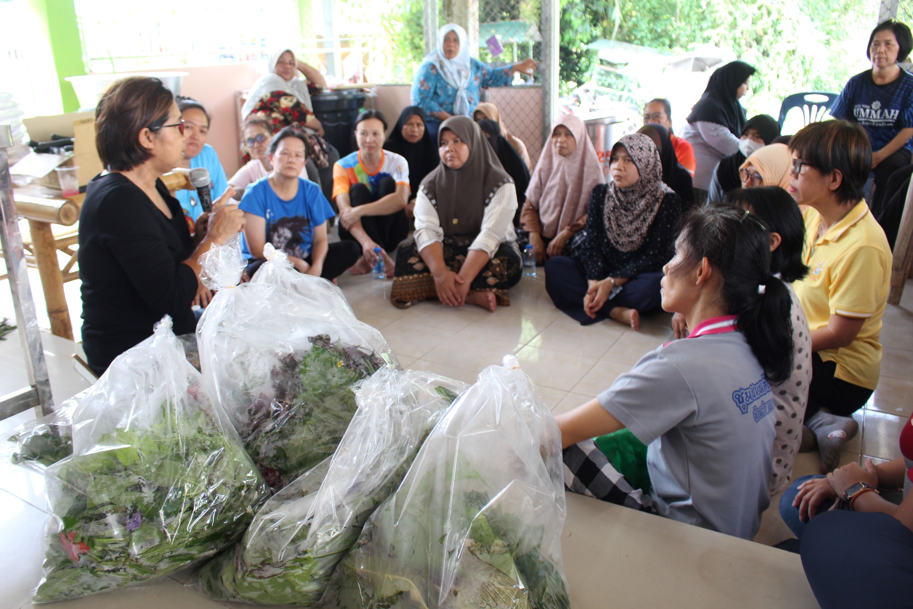 กลุ่มสตรีชุมชนจาเราะกางาเบตงอบรมหลักสูตรการทำผ้าพิมพ์ที่เป็นมิตรกับสิ่งแวดล้อม