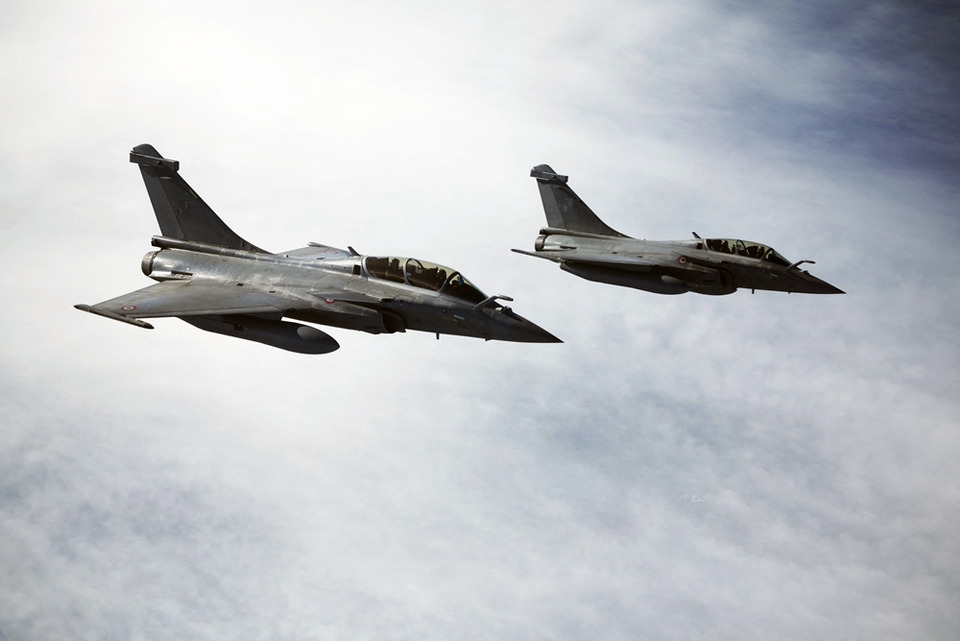 "ฝรั่งเศส" เคลื่อนไหวแล้ว! ส่งฝูงบินรบ Rafale คุ้มกันฐานทัพใน UAE ลั่นมีสิทธิแทรกแซง