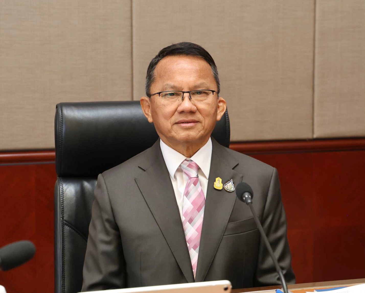 ครม.ไฟเขียวต่อ พรก.ฉุกเฉินฯ 1 เดือน มอบ "สมศักดิ์" นั่งประธาน กบฉ. 
