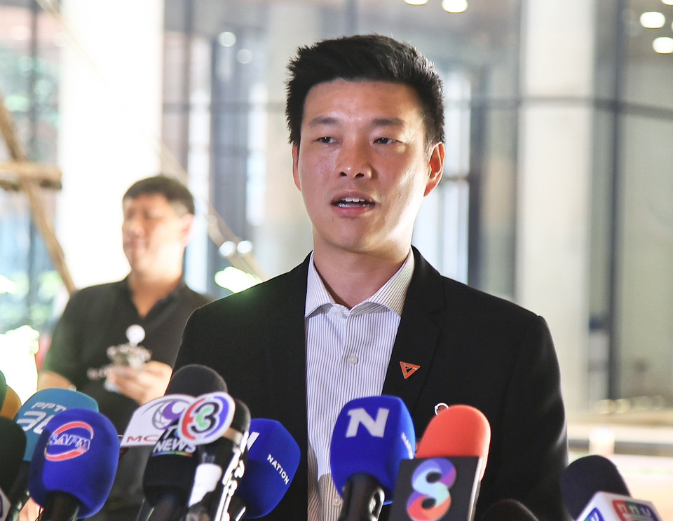 “ณัฐพงษ์” บี้รัฐบาลเช็กบิลนักการเมืองปมโกงสอบท้องถิ่น หวั่นข้าราชการเป็นแพะ เหน็บเด้งผู้ว่าฯ ภูเก็ต ส่อจัดฉากส่งคนตัวเองเสียบแทน