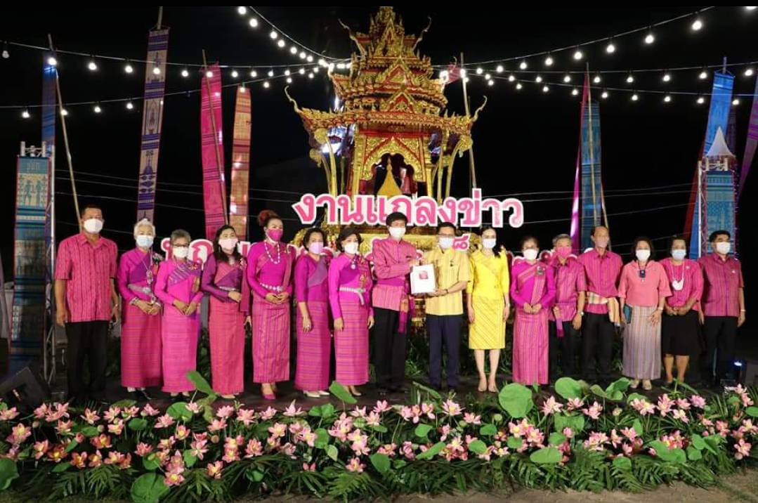 งานประเพณีบุญผะเหวดร้อยเอ็ดได้เงินทำบุญกว่า1.8ล้านบาท 