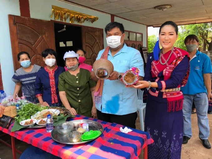 แซ่บจนครกระเบิด!  นอภ.ตำปลาร้าบอง เปิดงานท่องเที่ยวชุมชนศรีเวินชัย