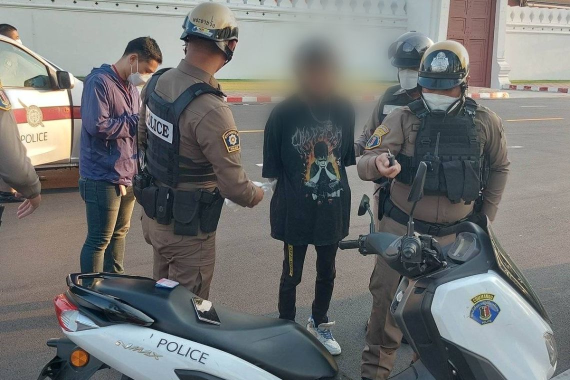 รอดนอนคุก!! ศาลให้ประกัน “หนุ่มมือพ่นสี” กำแพงวัดพระแก้ว