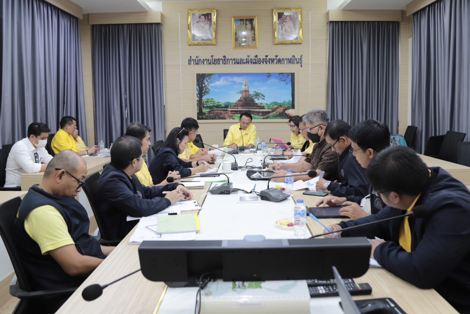 "อธิบดีกรมโยธาฯ" ลุย จ.กาฬสินธุ์ สั่งยกเลิกสัญญาก่อสร้างล่าช้า พร้อมเร่งหาผู้รับจ้างใหม่ หวังสร้างความมั่นใจให้ชาวบ้าน