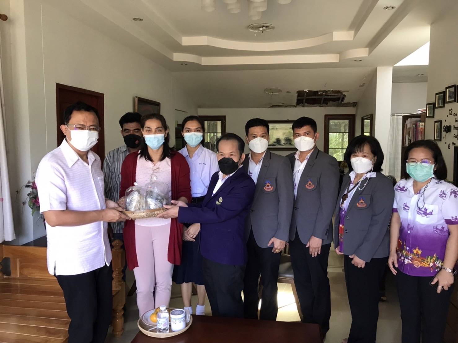 พ่อเมืองยโสธร เยี่ยมให้กำลังใจนักเรียนทุนการศึกษาพระราชทานฯ