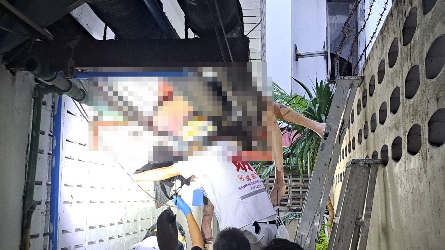 สลด! หนุ่มนิวซีแลนด์คลั่งตะโกนขอให้ช่วยก่อนดิ่งชั้น 7 โรงแรมดังพัทยาดับ 