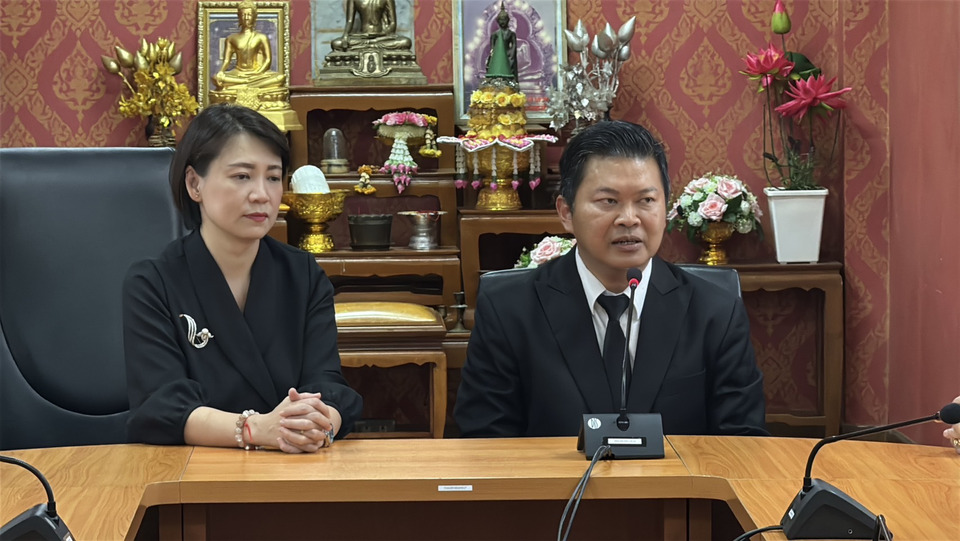 อจ.นนท์-อจ.เเขวงนนท์ฯ นำทีม สักการะสิ่งศักดิ์สิทธิ์ รับตำเเหน่ง 